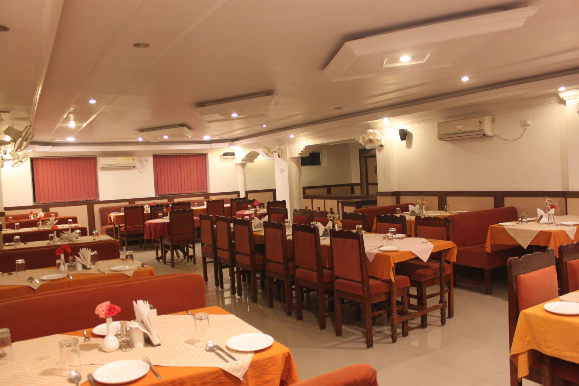 Niranjana Hotel Bodhgaya Restaurant billede